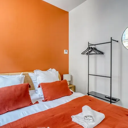 Lumineux Climatise Centre *